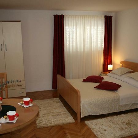 Apartments Josipa Сплит Экстерьер фото