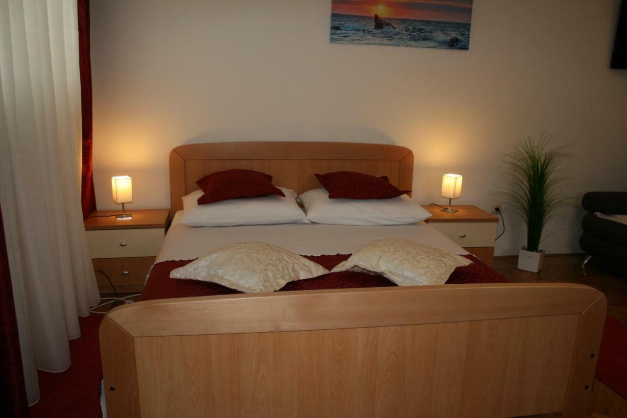 Apartments Josipa Сплит Экстерьер фото