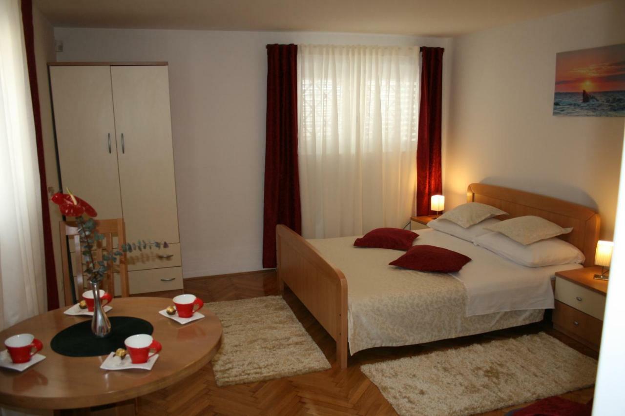 Apartments Josipa Сплит Экстерьер фото